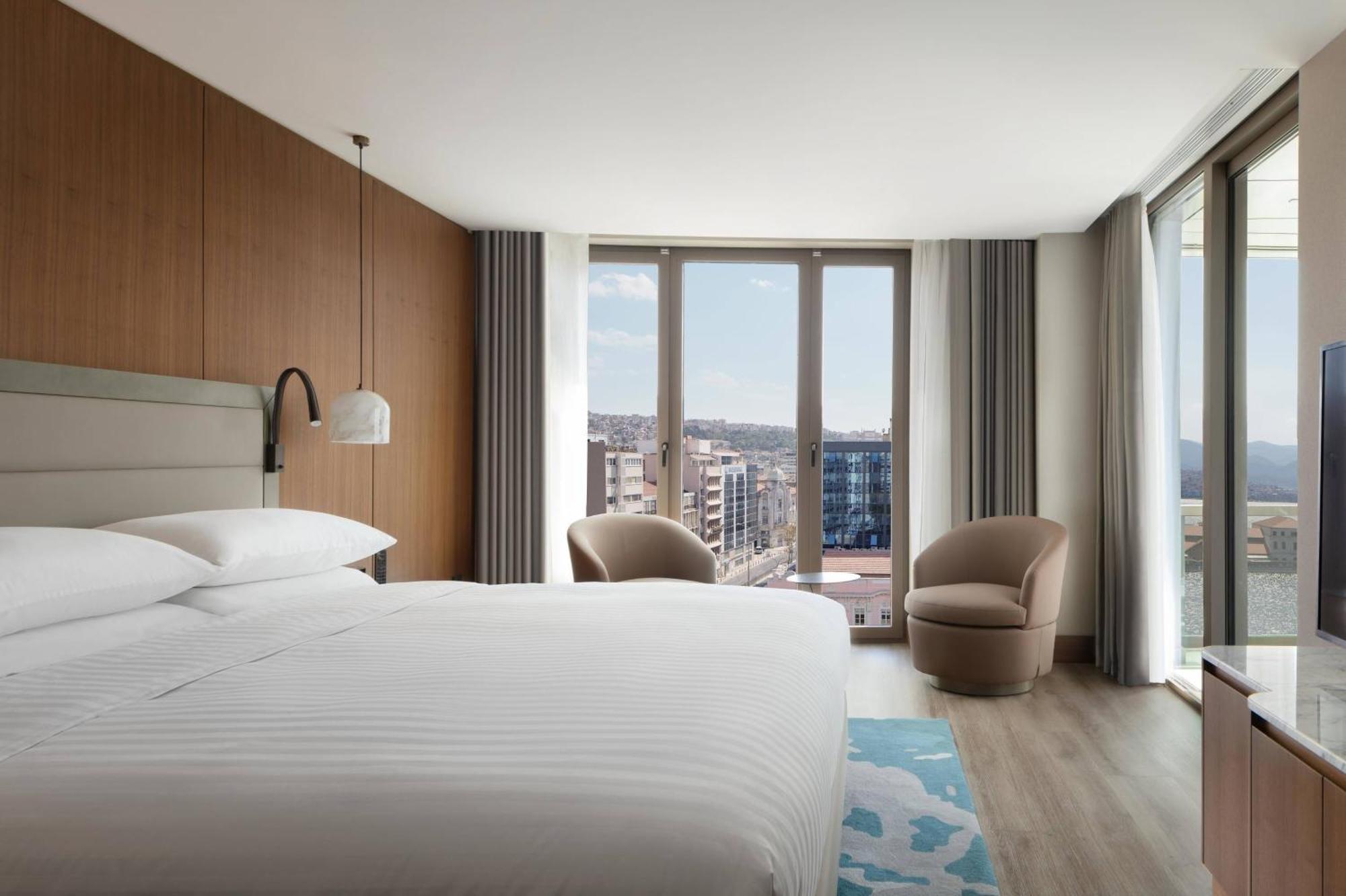 Presidential King Suite Balcony Executive Lounge Access,1698629953:JPEG